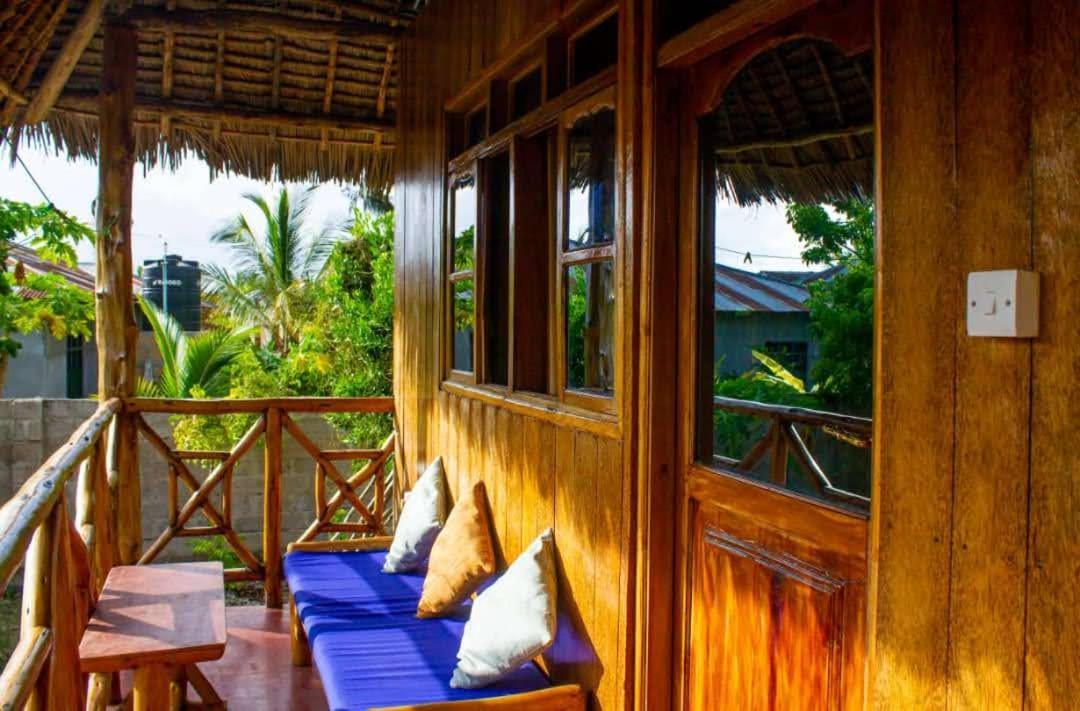 Bed & Breakfast Utulivu Wood